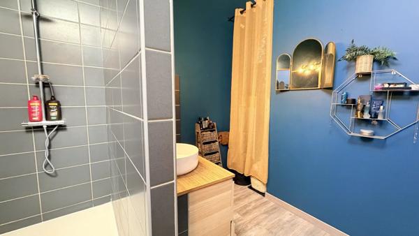 Vente                                                      Maison de village
                        
                     6 pièces                      112 m2                     à Aubigny-sur-Nère