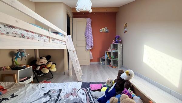 Vente                                                      Maison de village
                        
                     6 pièces                      112 m2                     à Aubigny-sur-Nère
