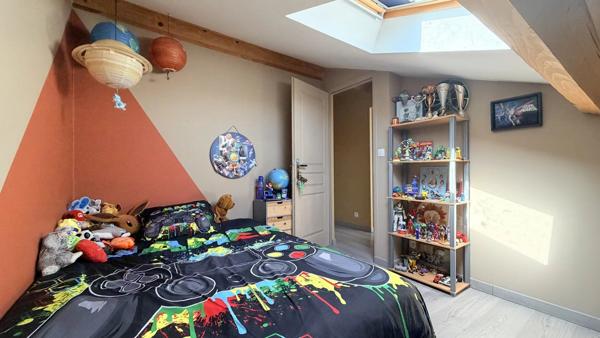Vente                                                      Maison de village
                        
                     6 pièces                      112 m2                     à Aubigny-sur-Nère