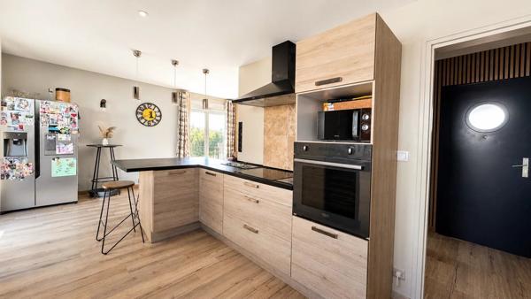 Vente                                                      Maison de village
                        
                     6 pièces                      112 m2                     à Aubigny-sur-Nère