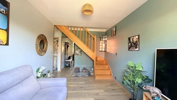 Vente                                                      Maison de village
                        
                     6 pièces                      112 m2                     à Aubigny-sur-Nère