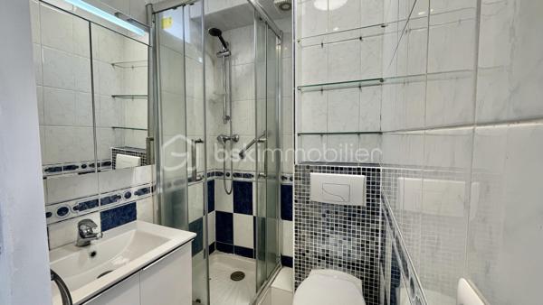 Chez BSK IMMOBILIER!!!! 

Vous cherchez a investir dans une ville dynamique ? Ne cherchez plus, ce studio situé à Alfortville(94140) est fait pour vous!!!
Ce bien dans dans un immeuble du Centre-Ville est idéalement situé à deux pas des commerces, écoles et des transports en commun, et qui vous permettra d'avoir un accès rapide et facile aux grands axes routiers.
Venez découvrir ce beau studio, il se compose d'un séjour lumineux, une cuisine ouverte aménagée et équipée, un rangement, une salle d'eau avec un WC.
Pour compléter ce beau studio, une cave en sous-sol pour stocker des affaires et le plus un jardin privatif.
Pour plus d'informations concernant le locataire, n'hésitez pas à me contacter pour avoir plus d'informations.

Les Plus +++:
- Proche de toutes les commodités
- Jardin privatif
- 1 Cave
- Pièce de vie ouverte

Pour plus de renseignement n'hésitez pas à me contacter!!!!