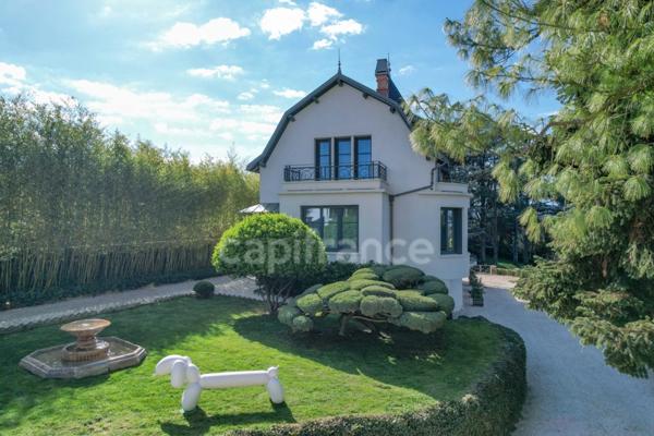 MAISON BOURGEOISE 255 M2 ENTIÈREMENT RÉNOVÉE, STUDIO DE 35 M2, PARC CLOS ET ARBORÉ DE 4 303 M2, 4 CHAMBRES DONT UNE SUITE PARENTALE, 3 GARAGES, PIÈCE DE VIE DE 88 M2, TERRASSE, JACUZZI,