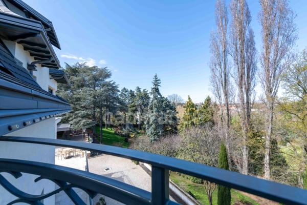 MAISON BOURGEOISE 255 M2 ENTIÈREMENT RÉNOVÉE, STUDIO DE 35 M2, PARC CLOS ET ARBORÉ DE 4 303 M2, 4 CHAMBRES DONT UNE SUITE PARENTALE, 3 GARAGES, PIÈCE DE VIE DE 88 M2, TERRASSE, JACUZZI,