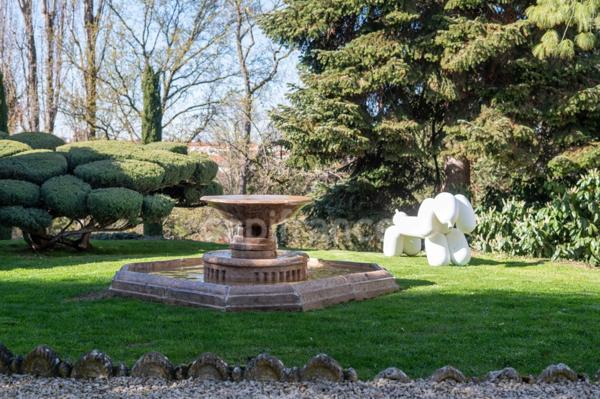 MAISON BOURGEOISE 255 M2 ENTIÈREMENT RÉNOVÉE, STUDIO DE 35 M2, PARC CLOS ET ARBORÉ DE 4 303 M2, 4 CHAMBRES DONT UNE SUITE PARENTALE, 3 GARAGES, PIÈCE DE VIE DE 88 M2, TERRASSE, JACUZZI,