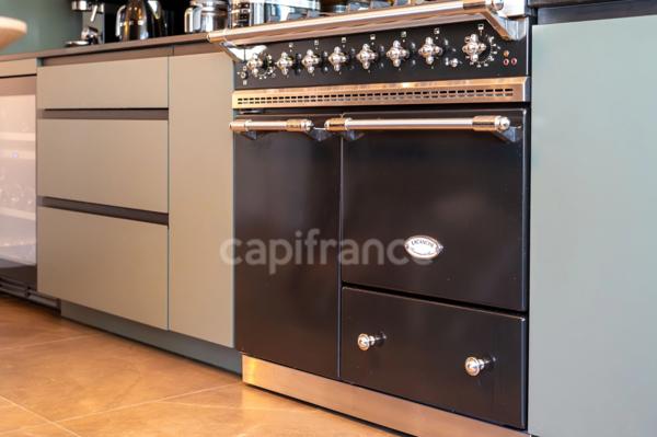 MAISON BOURGEOISE 255 M2 ENTIÈREMENT RÉNOVÉE, STUDIO DE 35 M2, PARC CLOS ET ARBORÉ DE 4 303 M2, 4 CHAMBRES DONT UNE SUITE PARENTALE, 3 GARAGES, PIÈCE DE VIE DE 88 M2, TERRASSE, JACUZZI,