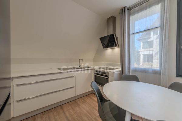 MAISON BOURGEOISE 255 M2 ENTIÈREMENT RÉNOVÉE, STUDIO DE 35 M2, PARC CLOS ET ARBORÉ DE 4 303 M2, 4 CHAMBRES DONT UNE SUITE PARENTALE, 3 GARAGES, PIÈCE DE VIE DE 88 M2, TERRASSE, JACUZZI,