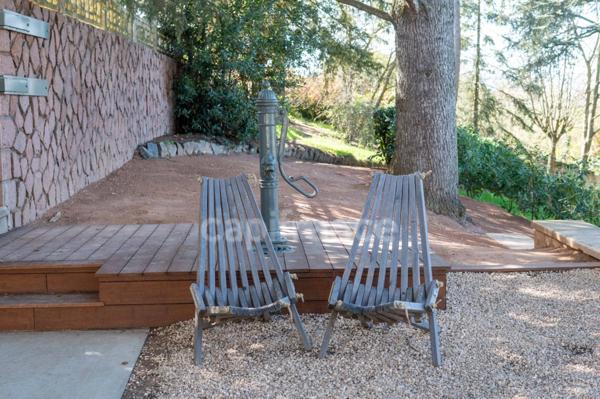 MAISON BOURGEOISE 255 M2 ENTIÈREMENT RÉNOVÉE, STUDIO DE 35 M2, PARC CLOS ET ARBORÉ DE 4 303 M2, 4 CHAMBRES DONT UNE SUITE PARENTALE, 3 GARAGES, PIÈCE DE VIE DE 88 M2, TERRASSE, JACUZZI,