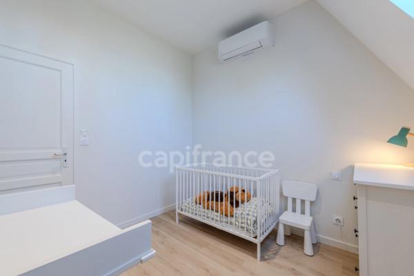 MAISON BOURGEOISE 255 M2 ENTIÈREMENT RÉNOVÉE, STUDIO DE 35 M2, PARC CLOS ET ARBORÉ DE 4 303 M2, 4 CHAMBRES DONT UNE SUITE PARENTALE, 3 GARAGES, PIÈCE DE VIE DE 88 M2, TERRASSE, JACUZZI,