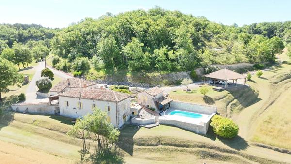 Vente ferme 180 m² 7 Pièces Montaigu-de-Quercy