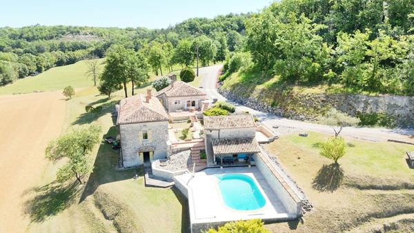 Vente ferme 180 m² 7 Pièces Montaigu-de-Quercy