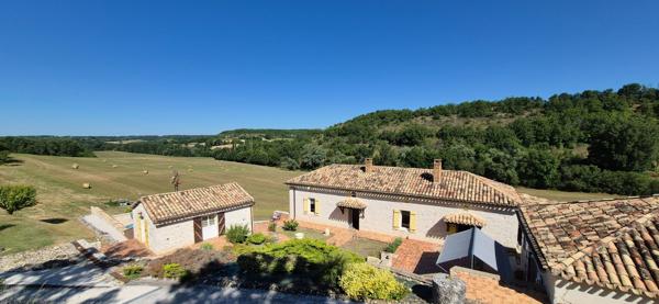 Vente ferme 180 m² 7 Pièces Montaigu-de-Quercy