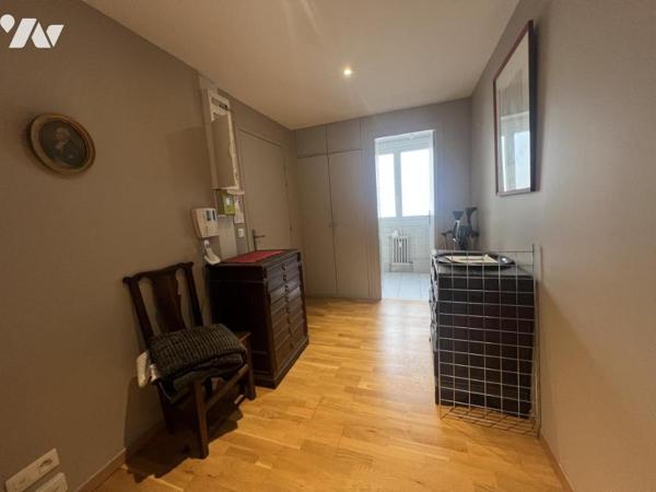 CAEN proche Port de plaisance - Appartement de 108 m2 - 3 chambres - Parking extérieur privatif.