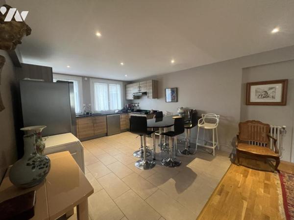 CAEN proche Port de plaisance - Appartement de 108 m2 - 3 chambres - Parking extérieur privatif.