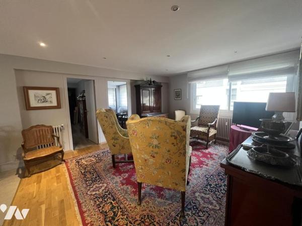 CAEN proche Port de plaisance - Appartement de 108 m2 - 3 chambres - Parking extérieur privatif.