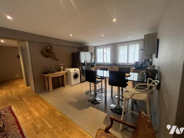 CAEN proche Port de plaisance - Appartement de 108 m2 - 3 chambres - Parking extérieur privatif.