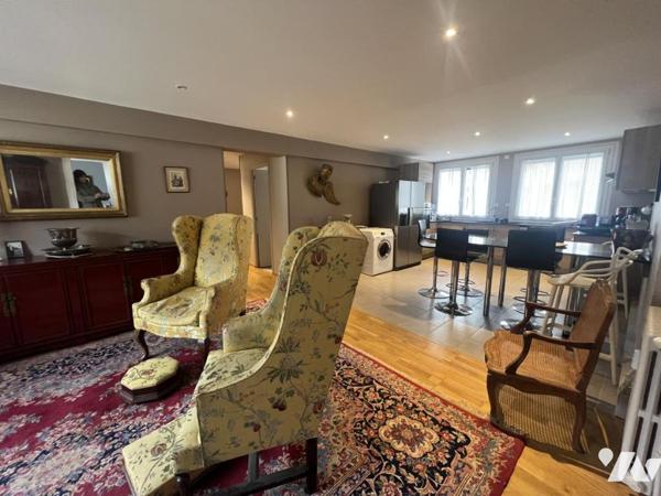 CAEN proche Port de plaisance - Appartement de 108 m2 - 3 chambres - Parking extérieur privatif.