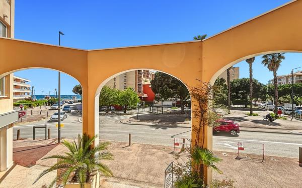 Appartement à vendre    3 pièces • 57,16 m2 Fréjus