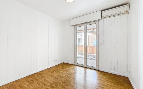 Appartement à vendre    3 pièces • 57,16 m2 Fréjus