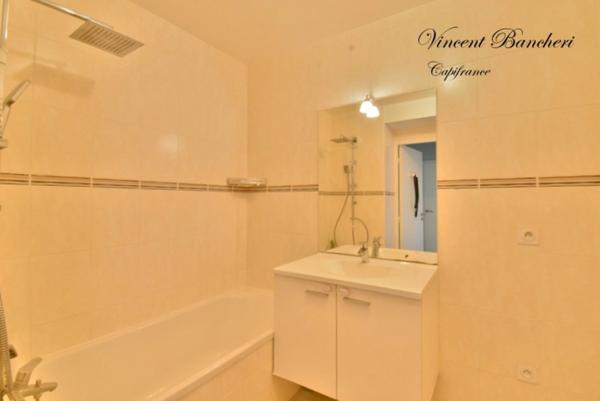 Appartement T4 récent de 85 m² avec ascenseur, grande terrasse et double stationnement