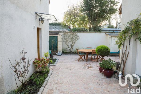 Maison traditionnelle 6 pièces de 134 m² à Dammarie-les-Lys (77190)