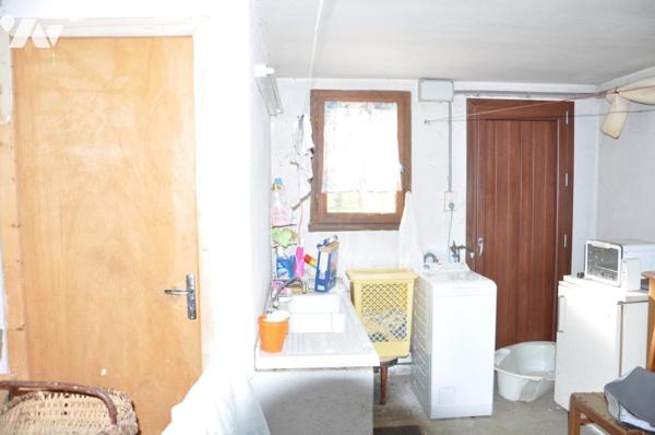 SEMEAC, maison  sur deux niveaux, T6, 3 chambres, 109 m2 hab, terrain de 616 m2.  Garages.