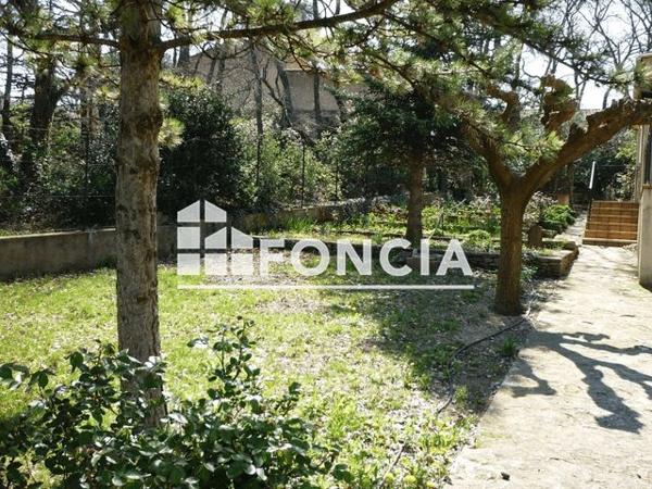 Location Maison 5 pièces 171.1 m² - 399 RUE OSCAR ROULET Robion 84440