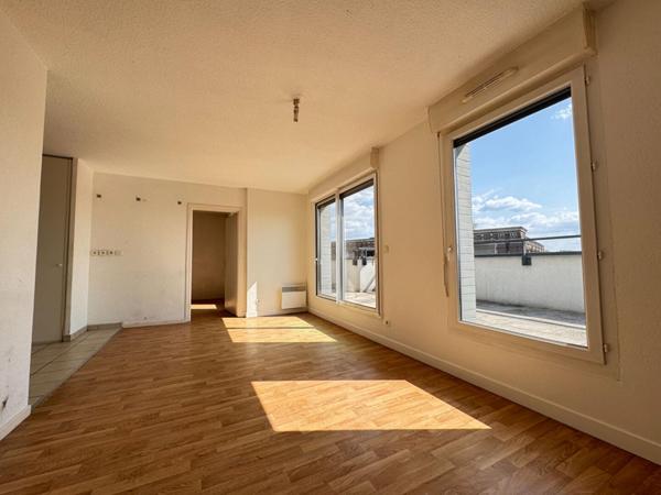 A VENDRE : T2 à TOURCOING • • 105 000 € FAI • Réf. 1080