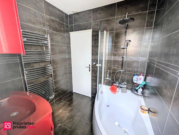 Maison individuelle 7 pièces de 145m² avec jardin clos de 660m²