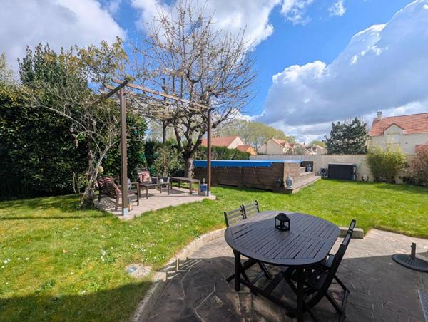 Maison individuelle 7 pièces de 145m² avec jardin clos de 660m²