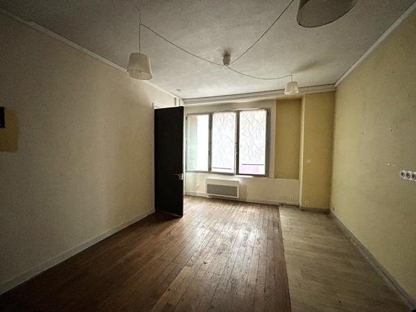 Local commercial Macon 1 pièce(s) 107 m2