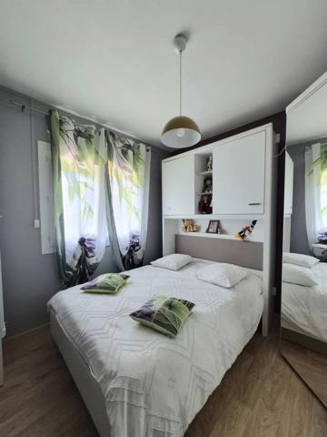NOUVEAUTE: MAISON de type 5 SUR 3 FACES/GARAGE/EXTERIEUR