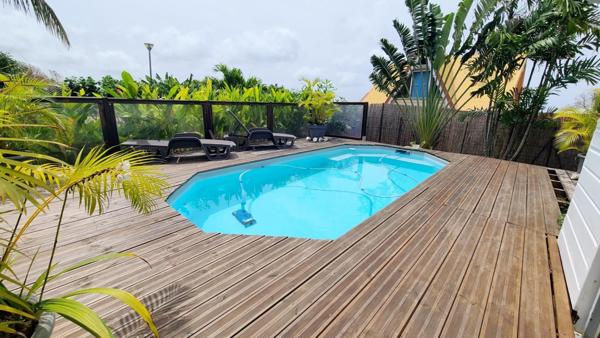 Belle Maison créole en bois T5 avec piscine