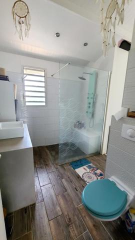 Belle Maison créole en bois T5 avec piscine