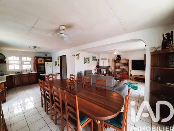 Location maison 6 pièces 160 m² Saint-Pierre