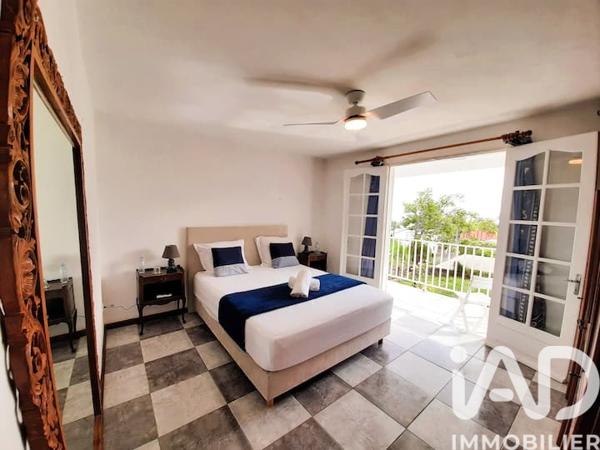 Location maison 6 pièces 160 m² Saint-Pierre