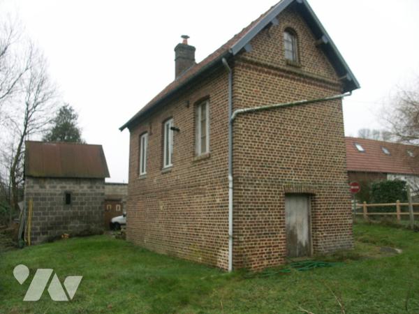 Maison située à AUFFAY, à proximité des commerces et de la gare