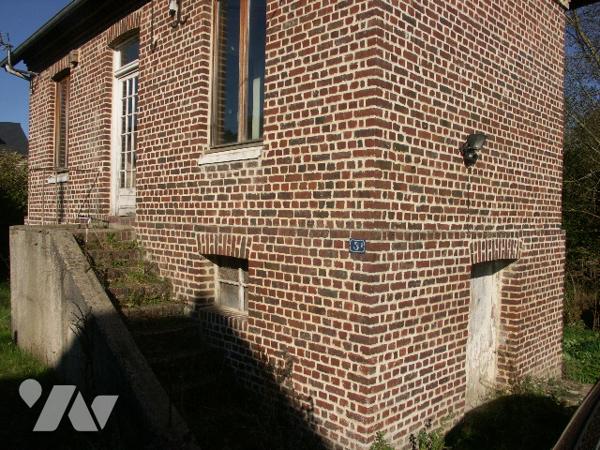 Maison située à AUFFAY, à proximité des commerces et de la gare