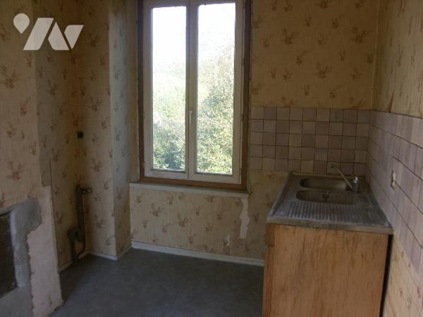 Maison située à AUFFAY, à proximité des commerces et de la gare