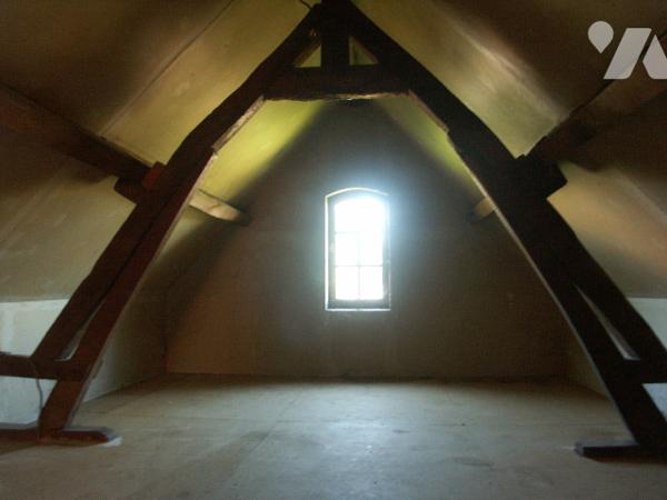 Maison située à AUFFAY, à proximité des commerces et de la gare