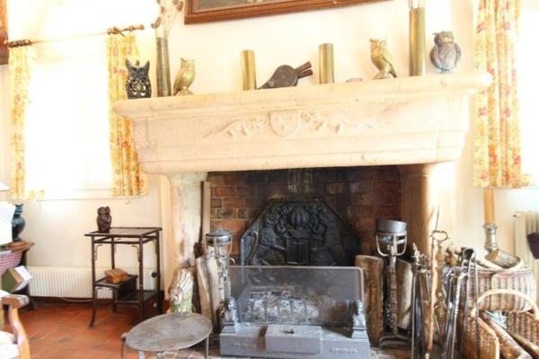 GRAND DOMAINE AVEC MAISON D ARCHITECTE 300M2 sur 10 HECTARES