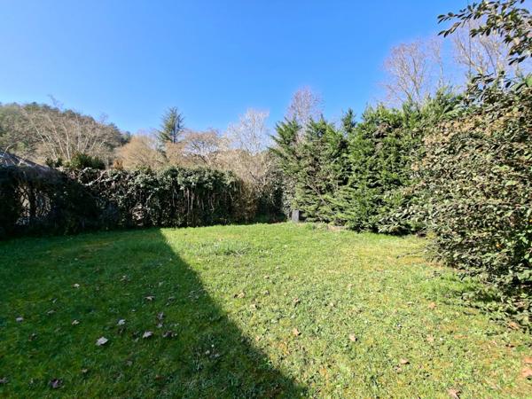 Maison à vendre centre Le Bugue avec garage (24)