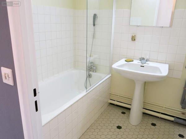 Appartement à louer à Tours dans l'Indre-et-Loire (37000), ref : 005/2033   
TOURS