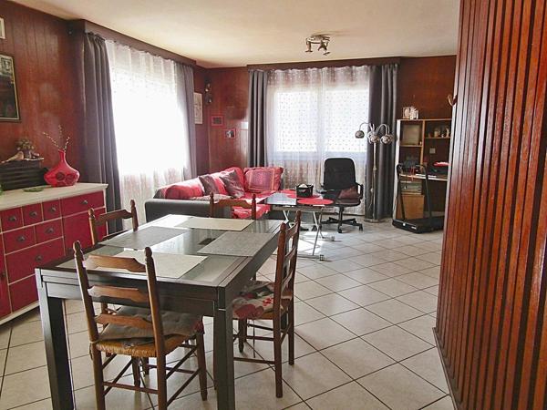Vente                                                      Maison de ville
                        
                     4 pièces                      123 m2                     à Raon-l'Étape