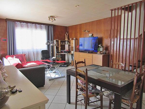 Vente                                                      Maison de ville
                        
                     4 pièces                      123 m2                     à Raon-l'Étape