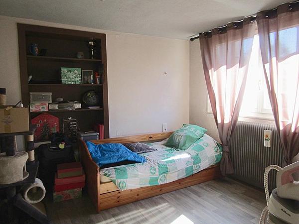 Vente                                                      Maison de ville
                        
                     4 pièces                      123 m2                     à Raon-l'Étape