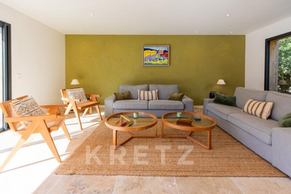 Villa au cœur des Pierres Bonifacienne avec piscine.