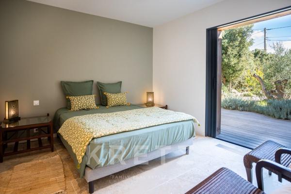 Villa au cœur des Pierres Bonifacienne avec piscine.