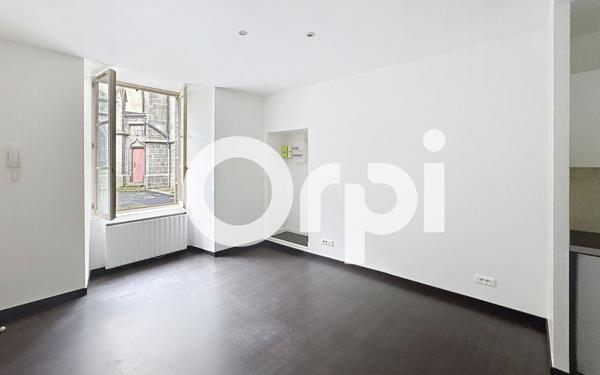 Appartement à louer    1 pièce •  Saint-Flour