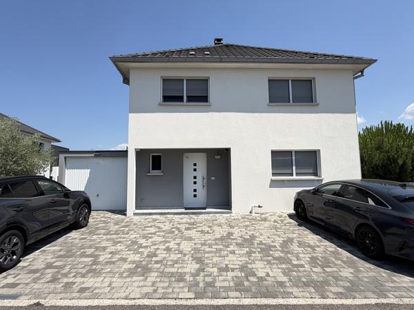 Maison
         7 pièces
        - 201 m² Exclusivité 799 000 € *